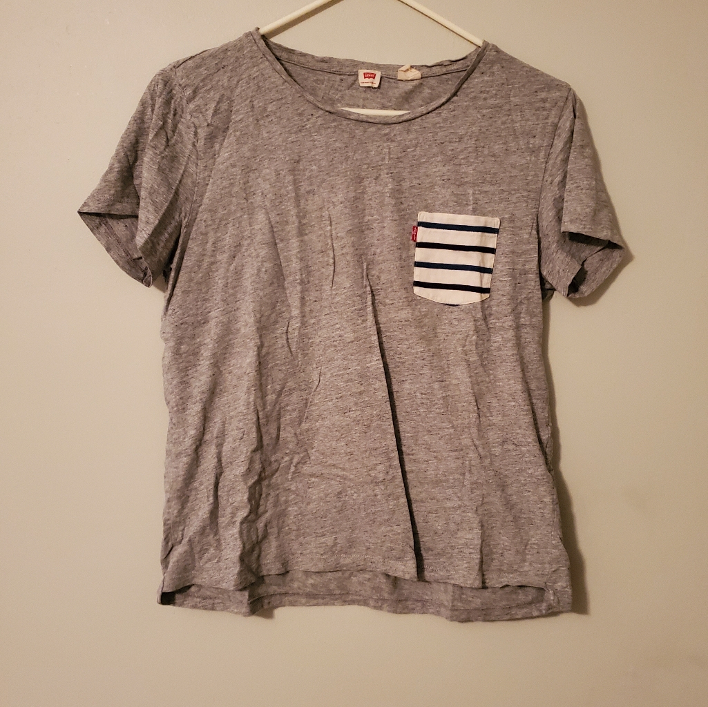 Levi's Basic Pocket Tee